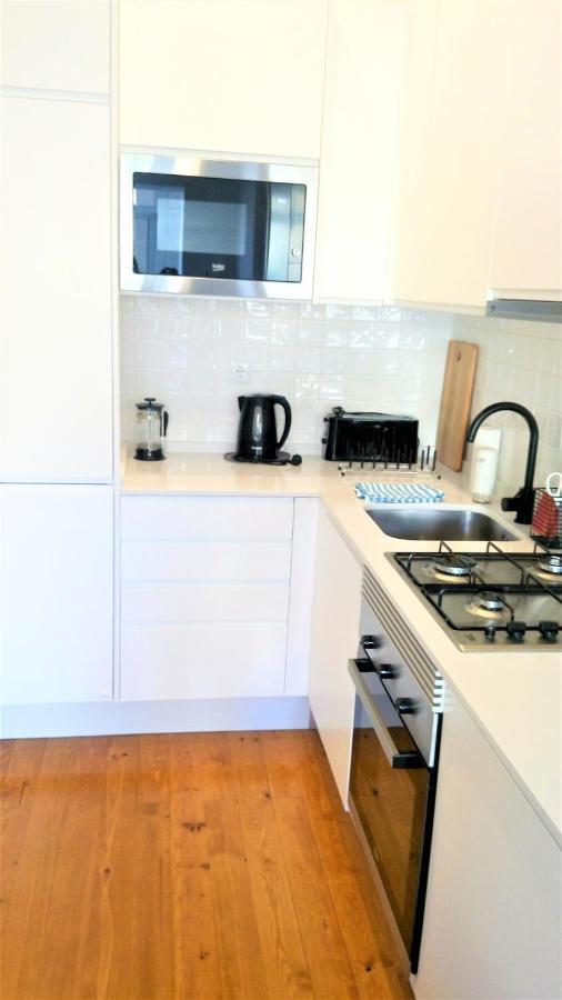 Bright Alcantara Escape With Ac Apartment