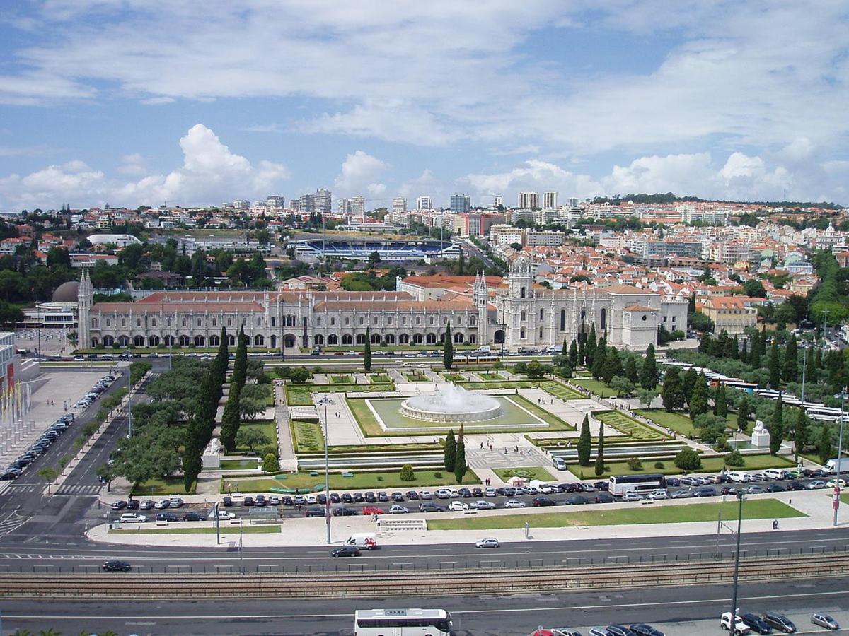 Bright Alcantara Escape With Ac Lisboa