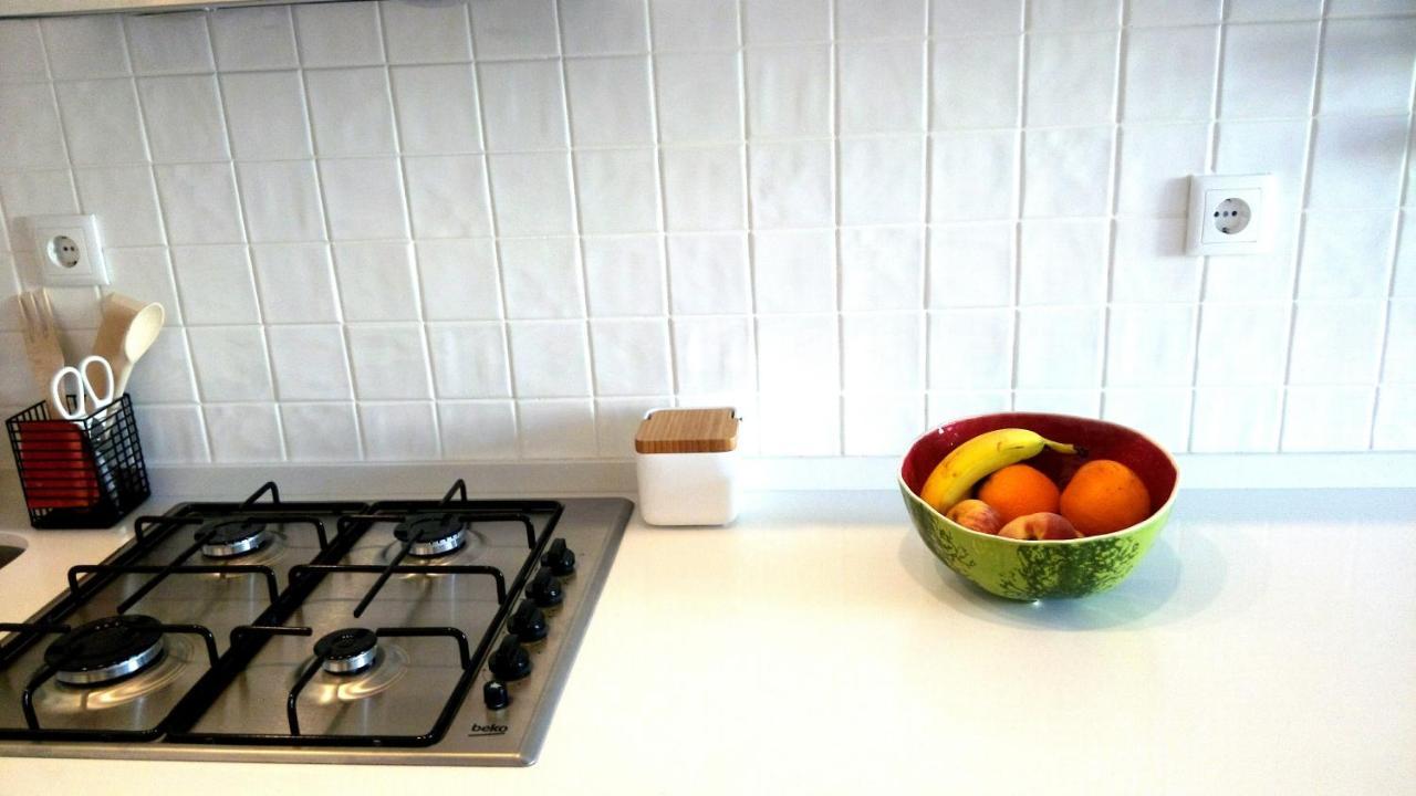 Bright Alcantara Escape With Ac Apartment